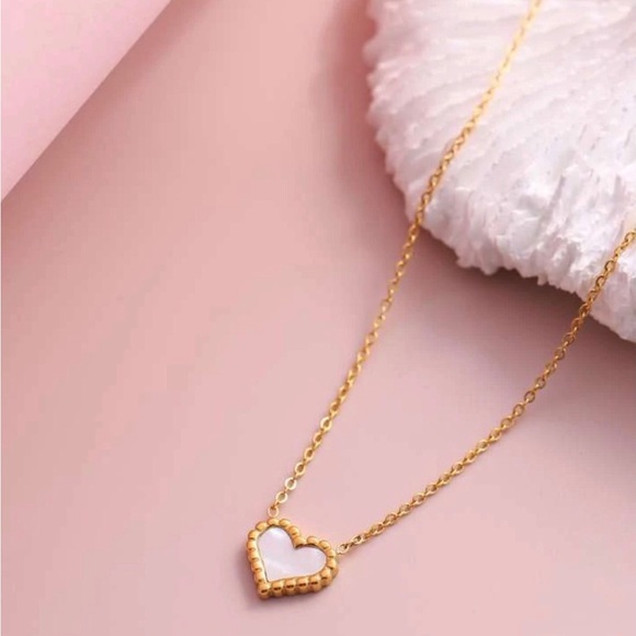 Mother of Pearl Dainty Heart Iridescent Shell Feminine Romance 18K Gold Necklace - Picture 4 of 17